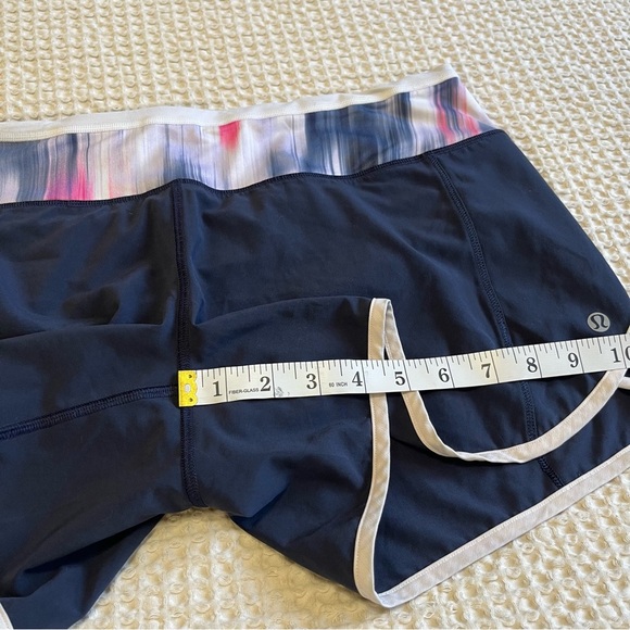 Lululemon Turbo Run Short Size 8 Navy Blue - Picture 8 of 8